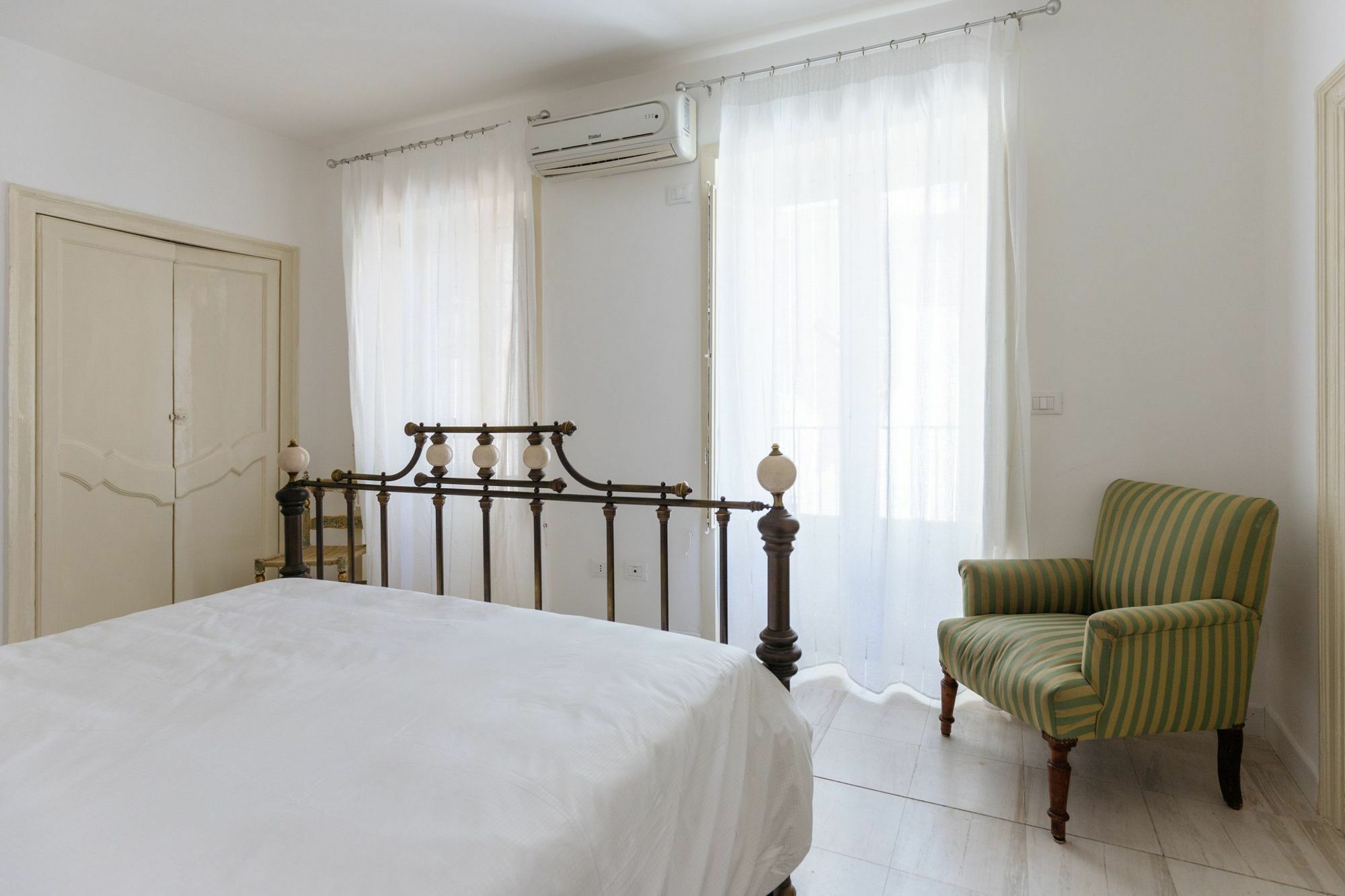 Sant'Elia Prestige Apartment With Balcony ปาแลร์โม ภายนอก รูปภาพ