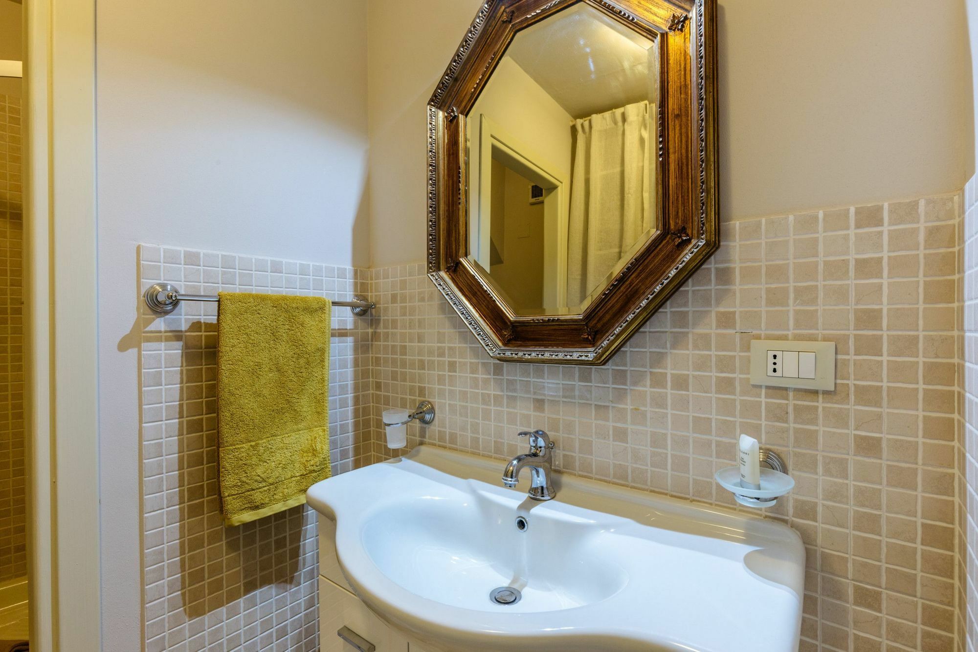 Sant'Elia Prestige Apartment With Balcony ปาแลร์โม ภายนอก รูปภาพ